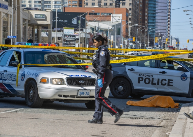 Toronto'da bir araç yayaların arasına daldı: 10 ölü, 15 yaralı