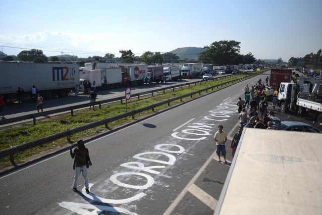 Brezilya'da kamyon şoförlerinin grevi 7. gününde