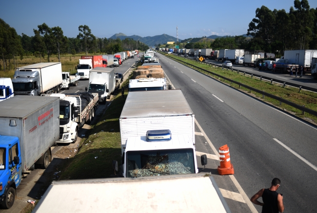 Brezilya'da kamyon şoförlerinin grevi 7. gününde