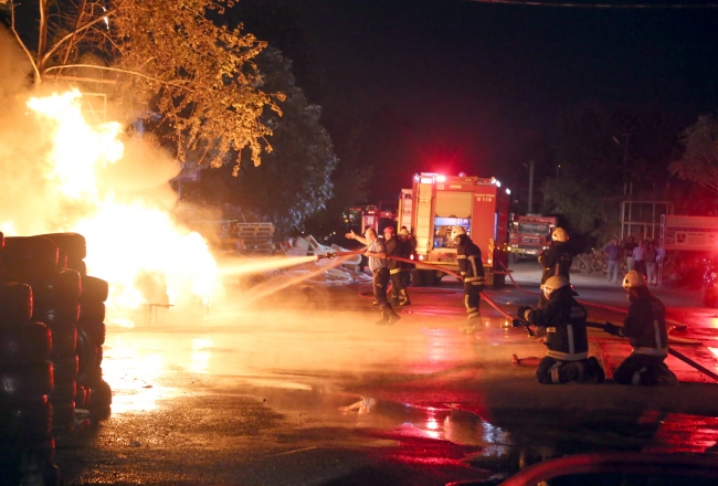 İş yerinde patlayan tüpler yangına neden oldu
