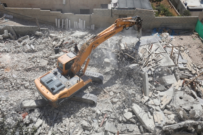 İsrail Doğu Kudüs'te Filistinlilere ait binayı yıktı