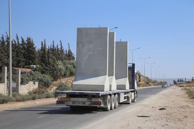 TSK'dan Suriye sınırına komando sevkiyatı