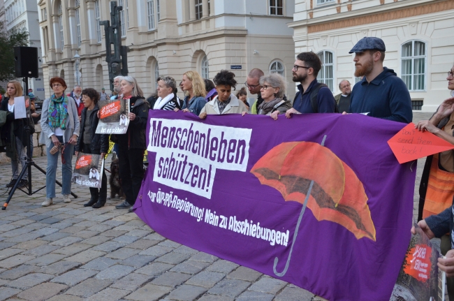 Avusturya’da Afgan göçmenler için eylem yapıldı