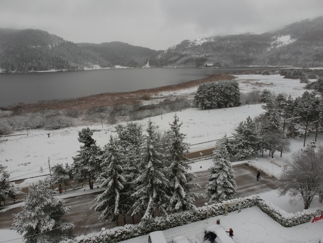 Bolu ve Kocaeli'de kar yağışı etkili oluyor