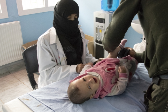Türkiye'den Afrin'in Racu beldesine sağlık merkezi