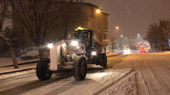 Doğu'da kar yağışı etkisini artırdı