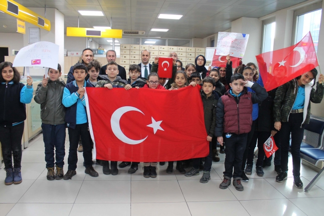 Öğrencilerden Mehmetçiğe yeni yıl mektubu