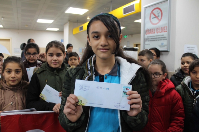 Öğrencilerden Mehmetçiğe yeni yıl mektubu