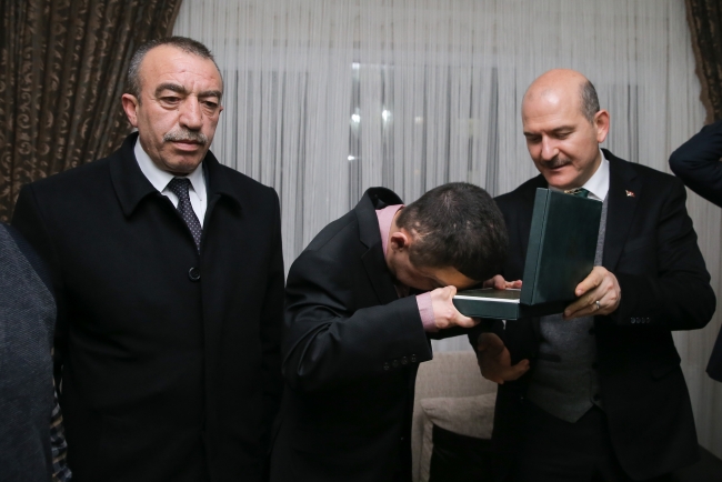 Bakan Soylu'dan 15 Temmuz şehidinin ailesine ziyaret
