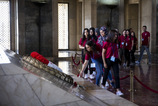 Şehit ve gazi çocuklarından Anıtkabir'e ziyaret