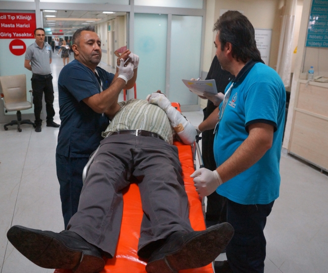 Acil servisteki tatbikatı gerçek zannedip yardıma koştular