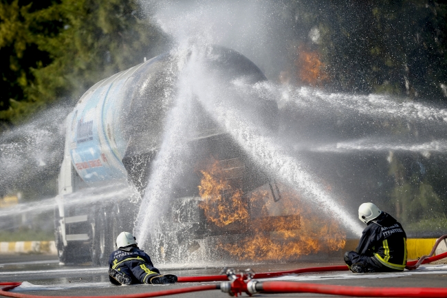 Antalya'da LPG tankerinde yangın