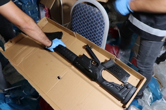 Baskın yapılan depodan cephanelik çıktı