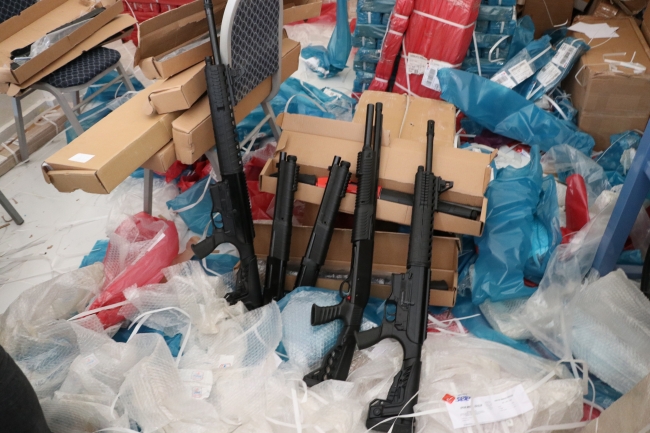 Baskın yapılan depodan cephanelik çıktı