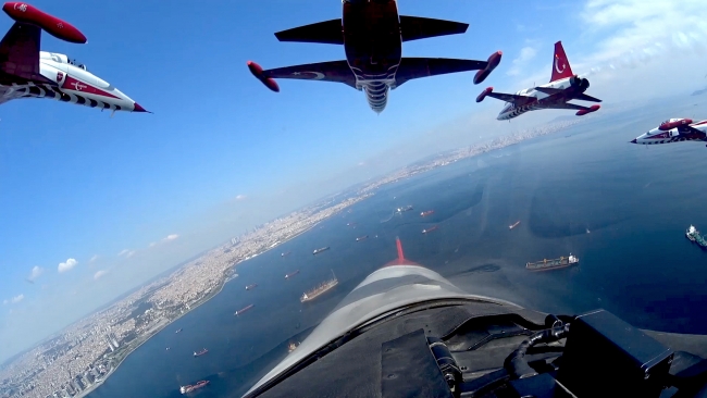 Türk Yıldızları'nın kokpitinden 'İstanbul'