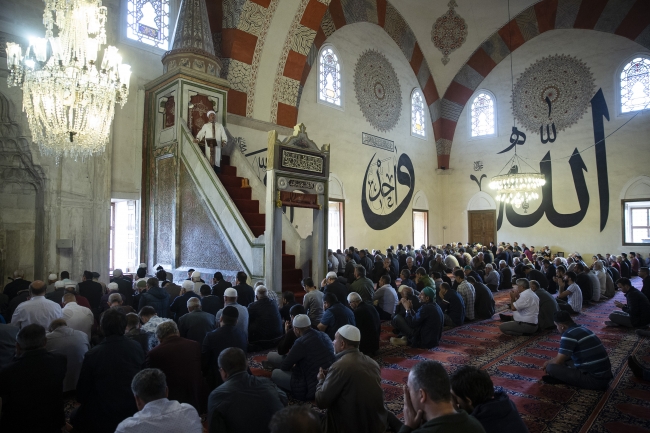 Cuma namazında Mehmetçik için dua edildi