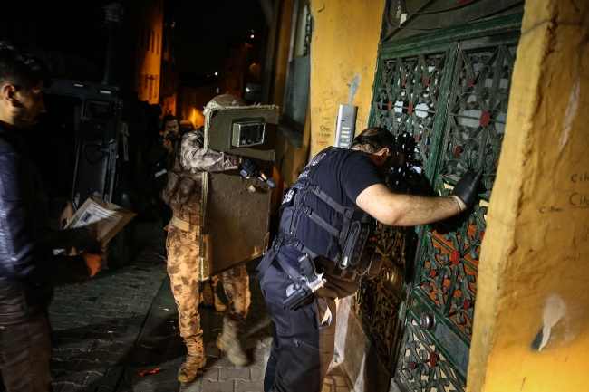 İstanbul'da 5 ilçede uyuşturucu operasyonu