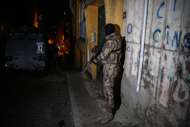 İstanbul'da 5 ilçede uyuşturucu operasyonu