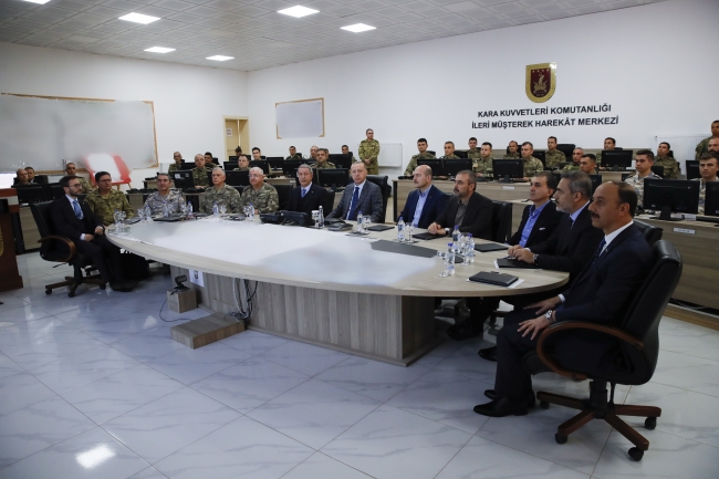 Cumhurbaşkanı Erdoğan'dan Şanlıurfa’daki Harekat Merkezi’ne ziyaret