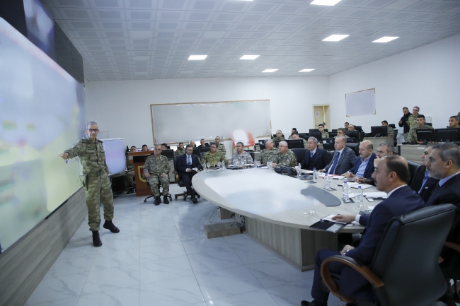 Cumhurbaşkanı Erdoğan'dan Şanlıurfa’daki Harekat Merkezi’ne ziyaret