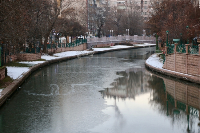 Porsuk Çayı dondu