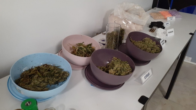 Ankara'da zehir tacirlerine operasyon