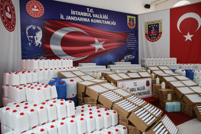 Sahte dezenfektan yapımında kullanılan 8 ton malzeme ele geçirildi