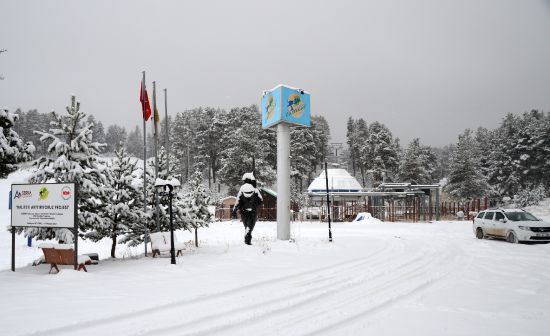 Erken yağan kar turizmcileri sevindirdi