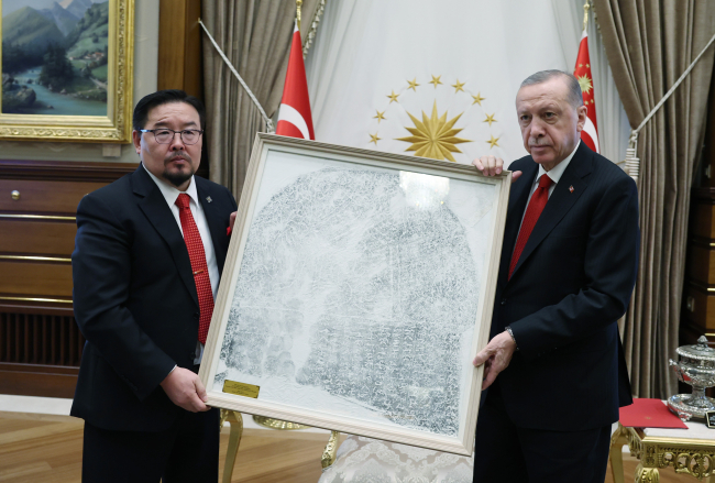 Cumhurbaşkanı Erdoğan, Moğolistan Ulusal Büyük Kuralı Başkanı'nı kabul etti