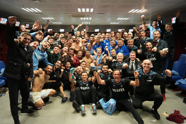 Trabzonspor Fenerbahçe'yi iki golle geçti