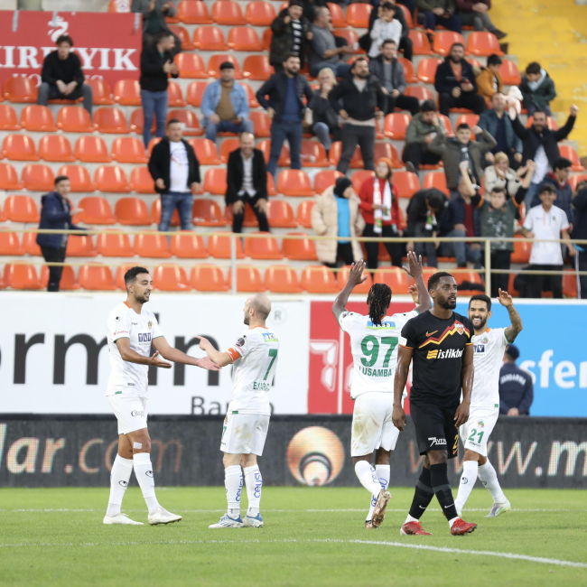 Alanyaspor evinde kazandı