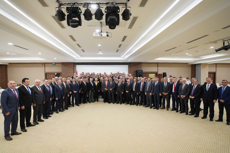 Bakan Özer, 81 ilin milli eğitim müdürüyle iftarda bir araya geldi