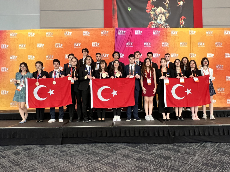 Cumhurbaşkanı Erdoğan öğrencileri tebrik etti