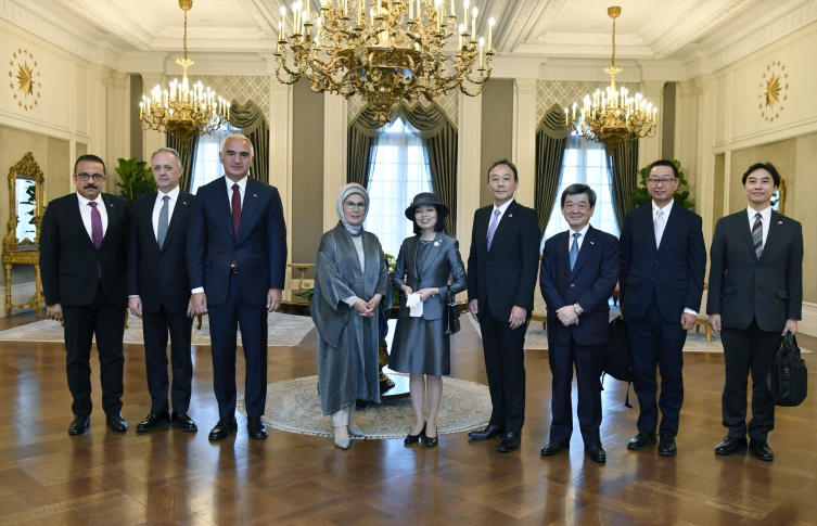 Emine Erdoğan, Japonya Altes Prensesi Mikasa ile bir araya geldi