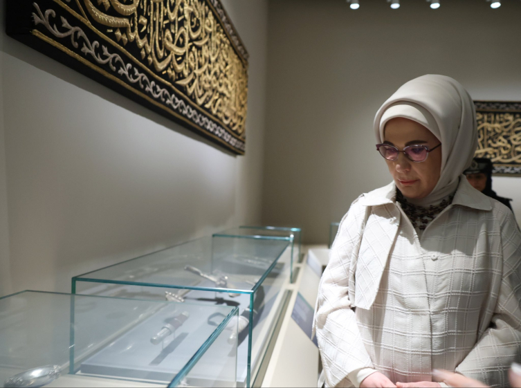 Emine Erdoğan, Umman'daki Ulusal Müze'yi ziyaret etti