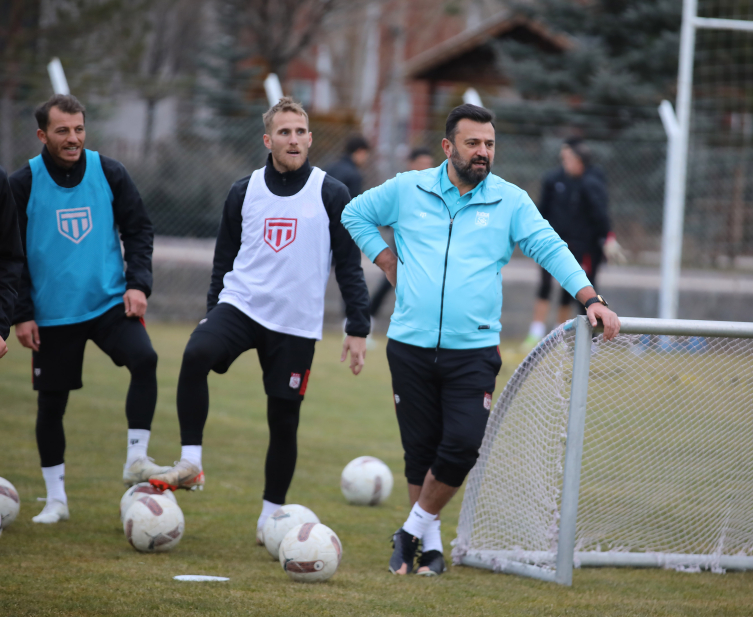 Bülent Uygun Sivasspor'da galibiyetle başlamak istiyor