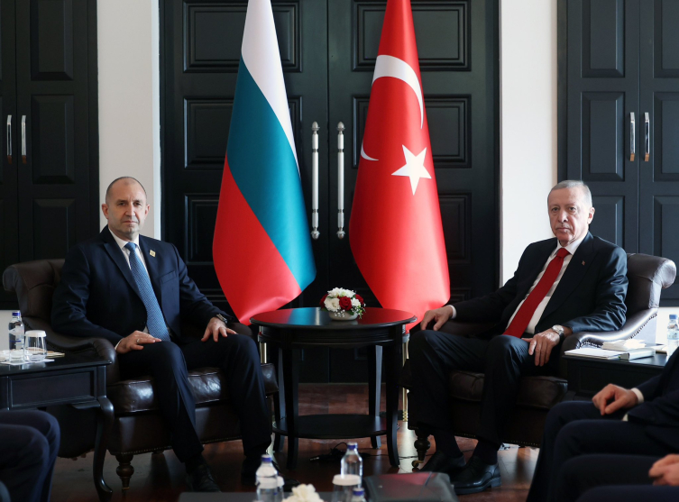 Erdoğan, Bulgaristan Cumhurbaşkanı Radev ile bir araya geldi