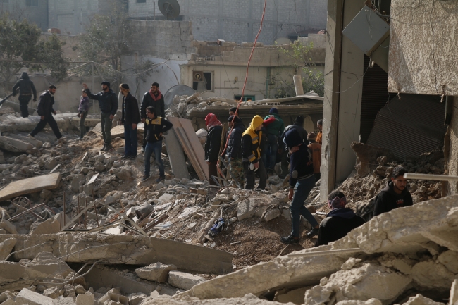 Doğu Guta havadan ve karadan yoğun bombardıman altında