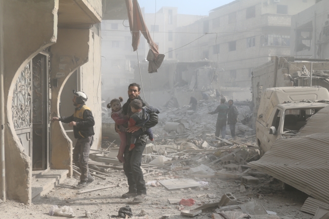 Doğu Guta havadan ve karadan yoğun bombardıman altında