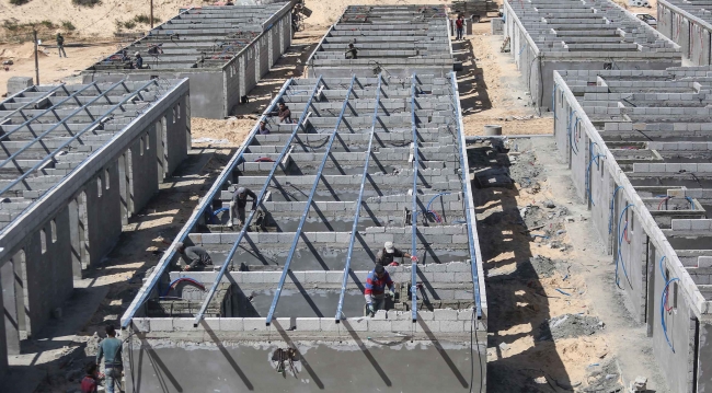 Gazze şeridindeki Rafah kenti civarında karantina merkezi inşa ediliyor. Fotoğraf: AA