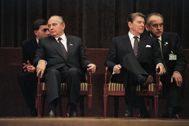 Mihail Gorbaçov ve Ronald Reagan, Fotoğraf: Getty