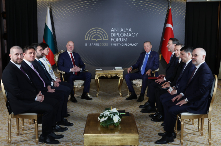 Cumhurbaşkanı Erdoğan, Antalya'da diplomasi trafiğini sürdürüyor
