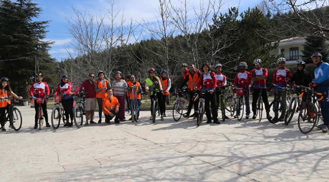 ''Eşpedal" ile özgürlüğe pedal çeviriyorlar