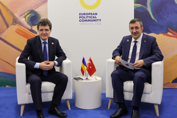 Cumhurbaşkanı Yardımcısı Yılmaz, Ermenistan'da temaslarına başladı