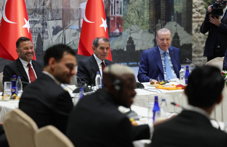 Cumhurbaşkanı Erdoğan, Süper Lig şampiyonu Galatasaray'ı kabul etti