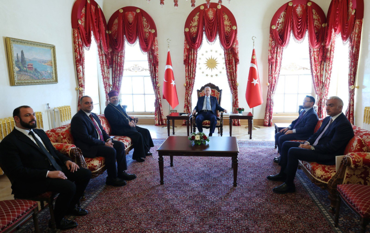 Cumhurbaşkanı Erdoğan, Türkiye Ermenileri Patriği Sahak Maşalyan'ı kabul etti