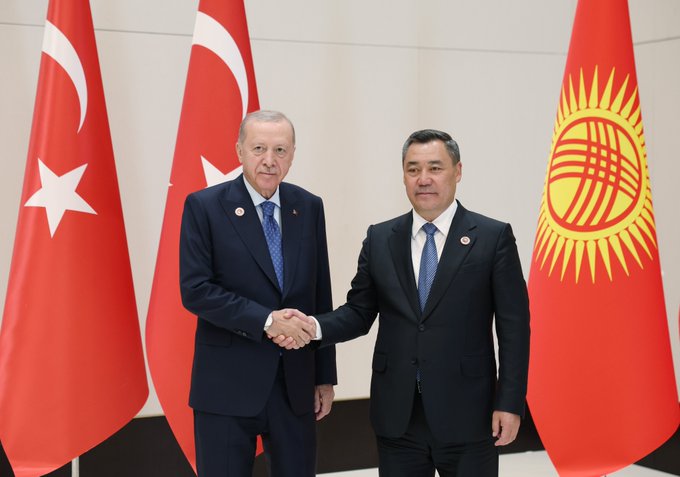 Cumhurbaşkanı Erdoğan'dan Kırgızistan'da diplomasi trafiği