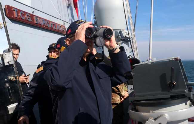 Türk savaş gemilerinden hava savunma atışı