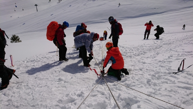 Dağcılık Federasyonu tarafından yılın farklı dönemlerinde eğitimler düzenleniyor.