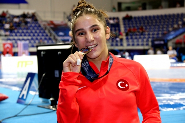 Milli güreşçimiz Yetgil ikinci defa dünya üçüncüsü